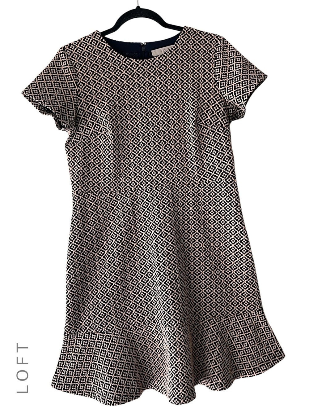 LOFT NWOT NAVY & TAN FLOUNCE HEM GEOMETRIC PRINT DRESS STRETCH KNIT | 6P